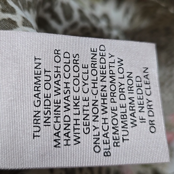 Nanette Lepore Animal Print Bold Floral Blouse Button Down Roll Tab Long Sleeve - Picture 8 of 14